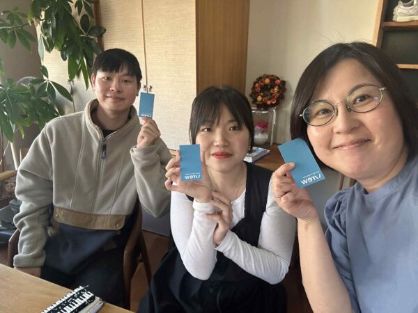 動画生成AIツールVREWの企画開発担当様との記念撮影